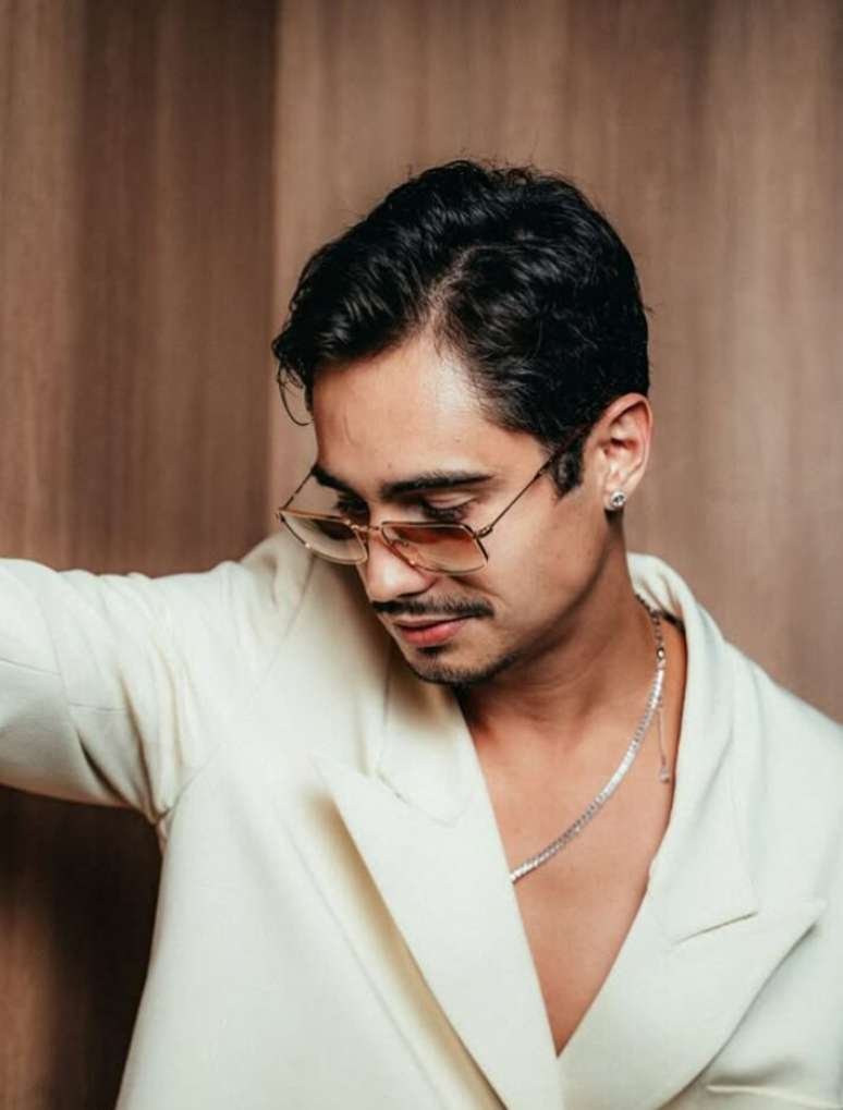 Danilo Mesquita é ator e contracenou com Bruna Marquezine em série