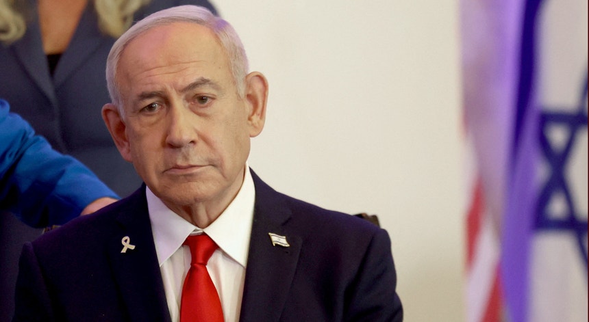 Netanyahu consternado com vídeos. Primeiro-ministro reúne-se com familiares de reféns