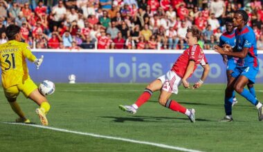 Benfica bate Alverca mas sofre até ao final