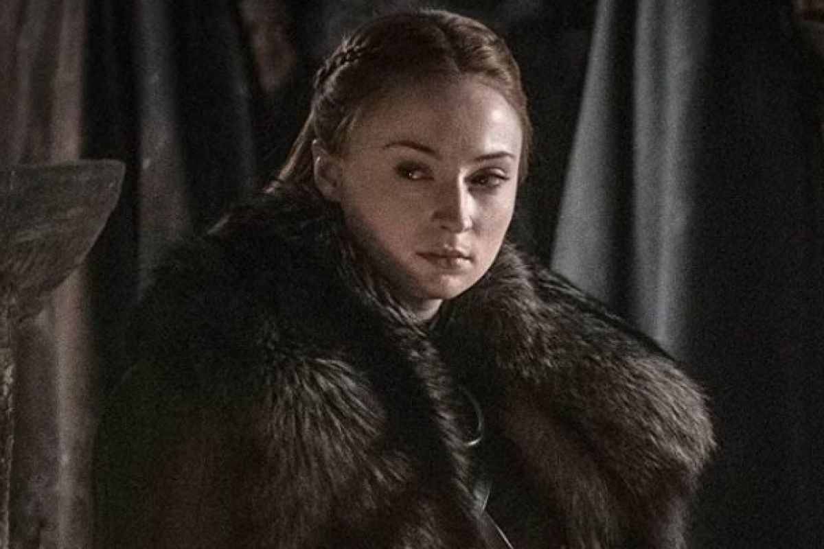 Sophie Turner teve ânsia de vômito ao beijar colega de Game of Thrones - MidiaNews