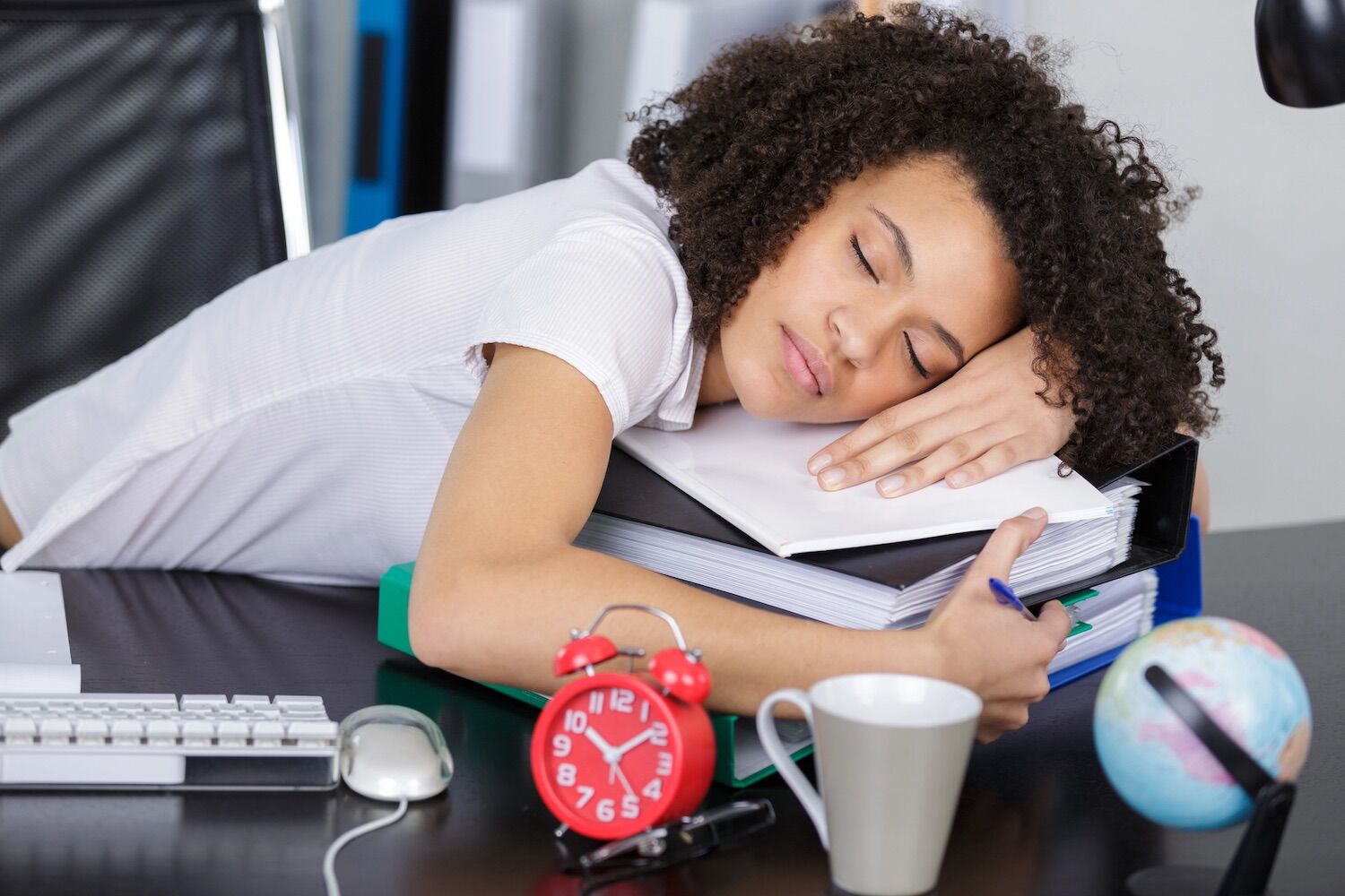 Tome um café, durma uma sesta de 15 minutos. Não, não é ao contrário