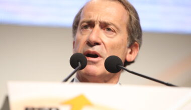 Os mais de 30 ex-presidentes que voltam a ser candidatos às suas autarquias