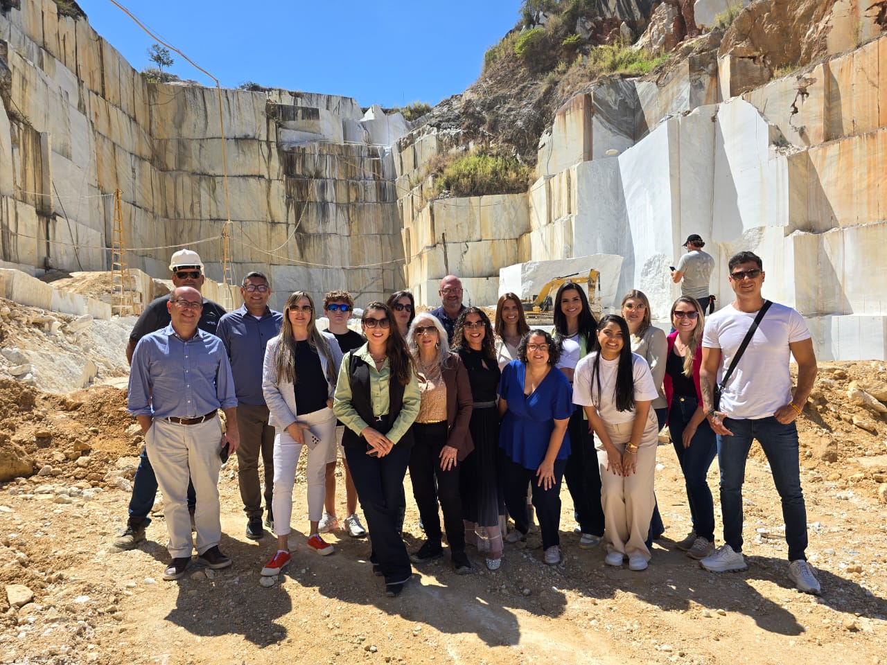 Arquitetos fazem imersão no mundo das rochas ornamentais em Cachoeiro - Folha Vitória