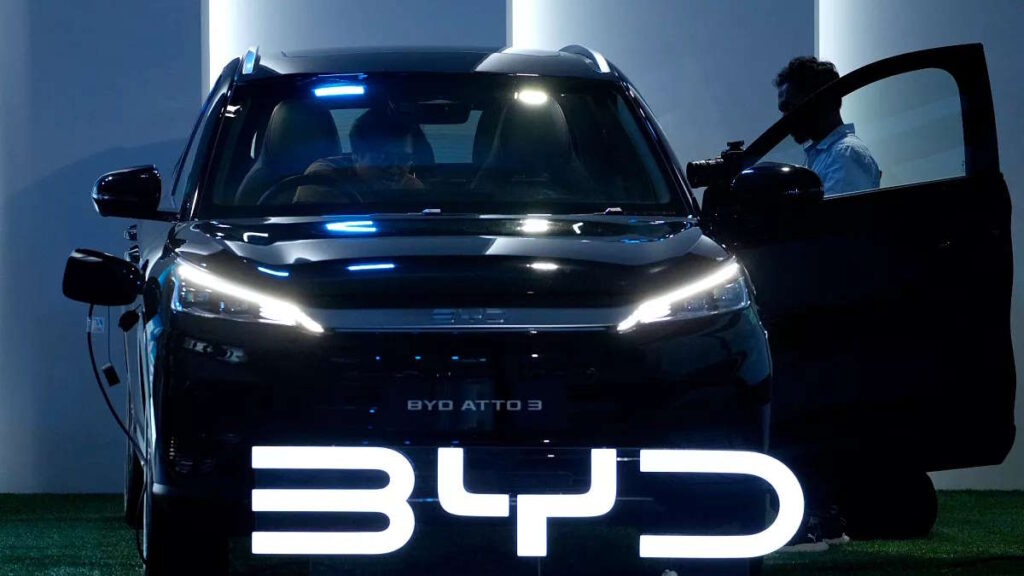 Tesla BYD carros elétricos Europa