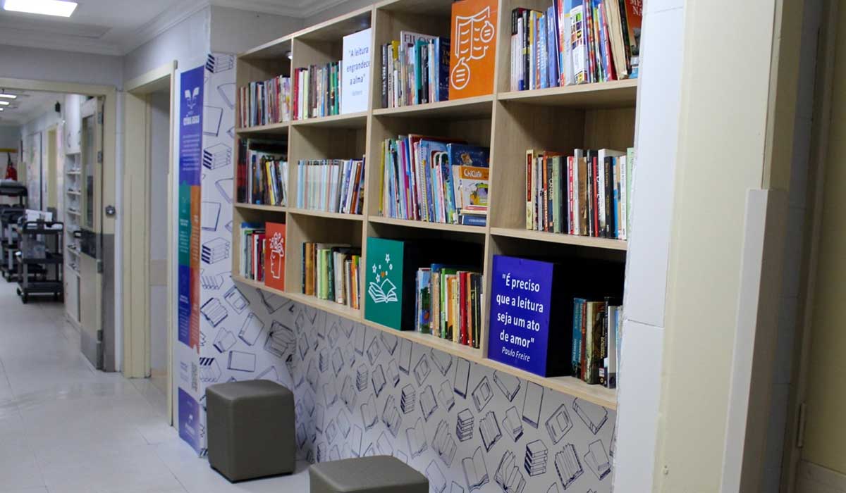Biblioteca do Hospital Dom João Becker recebe doações de livros