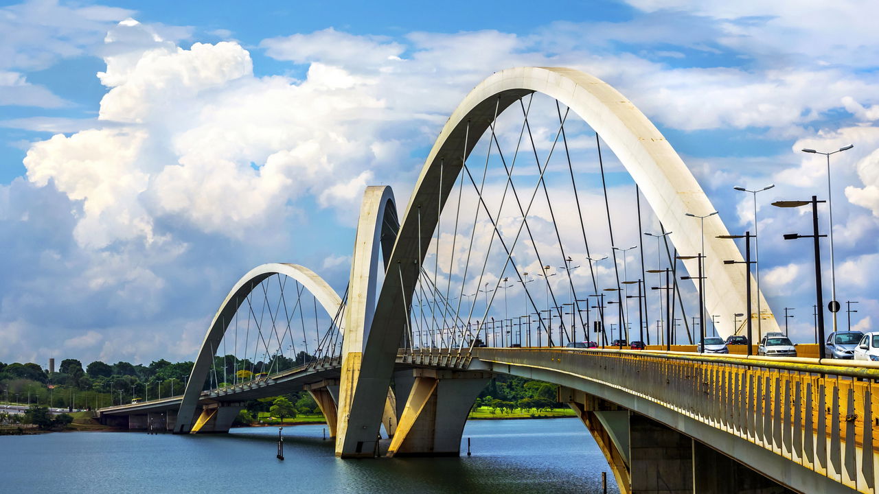 Essa cidade é o coração do Brasil e impressiona pela sua arquitetura planejada - Estado de Minas