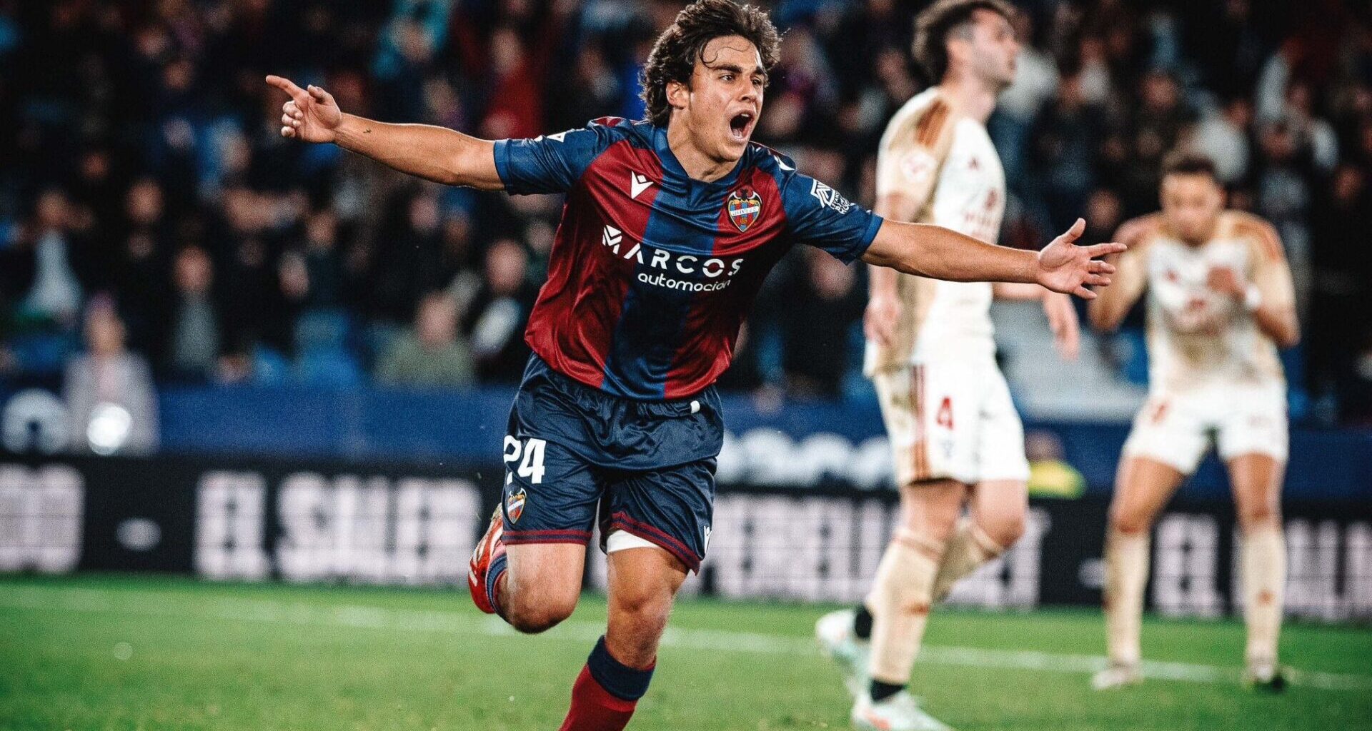Benfica disposto a chegar aos 15 milhões de euros por Carlos Álvarez