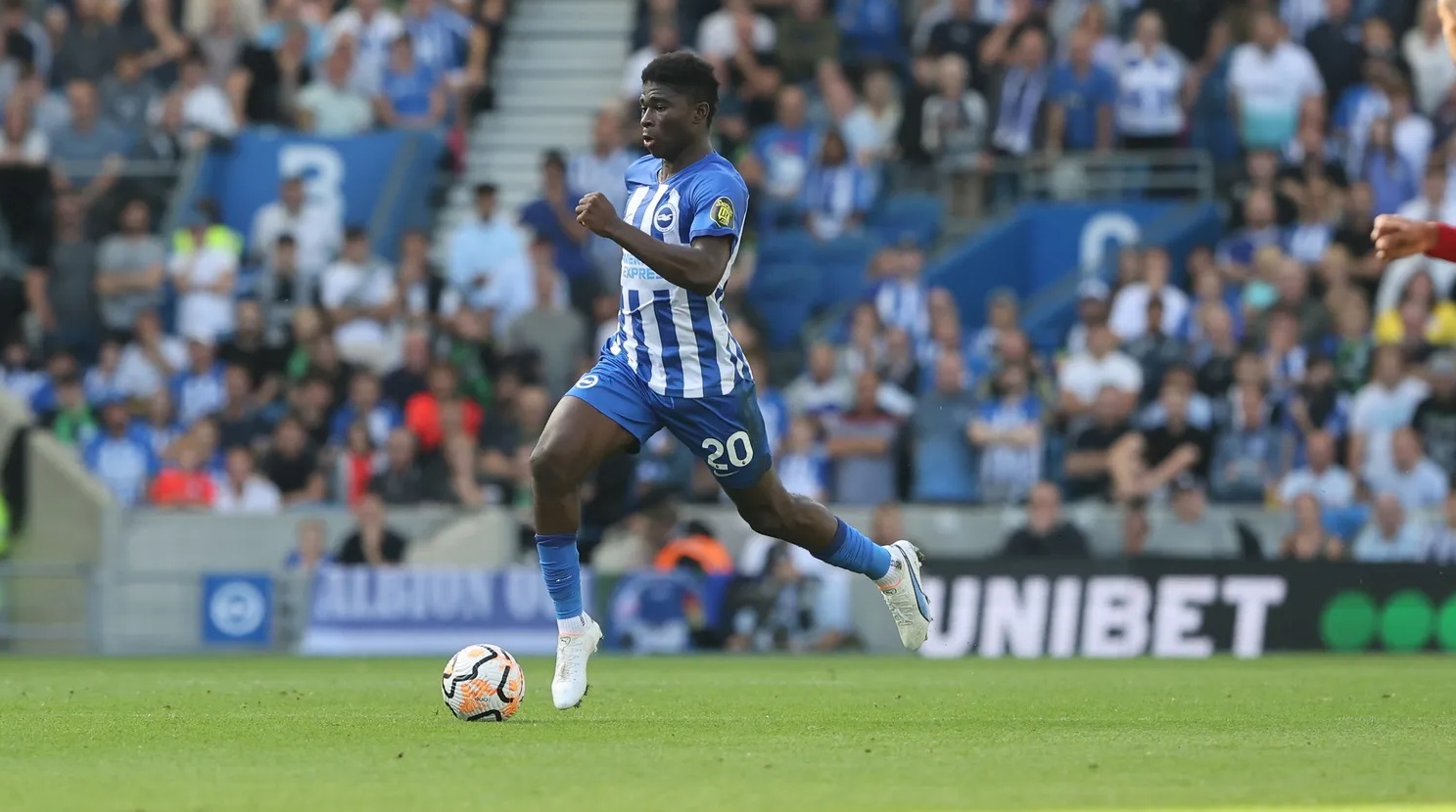 Manchester United desiste de Carlos Baleba e já é conhecida a razão