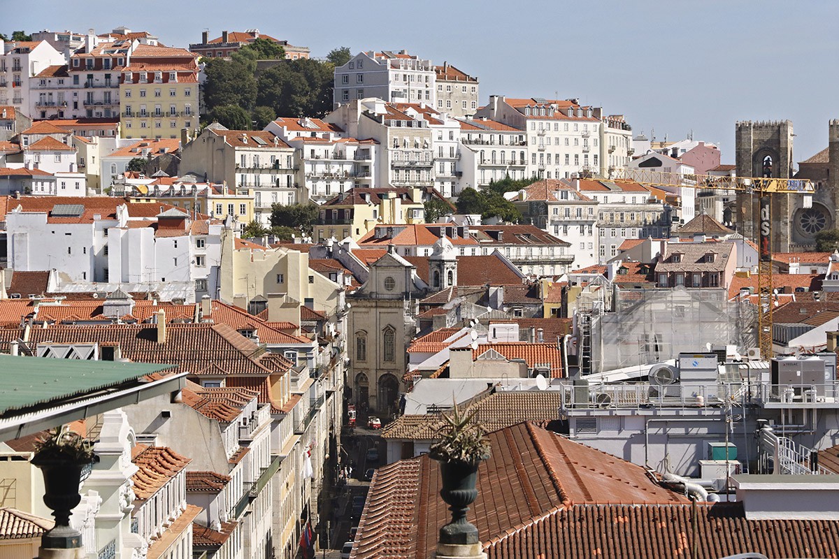 Casas em Portugal nunca foram tão caras: Preços sobem para 426 mil euros e rendas batem recorde de 1.300 euros