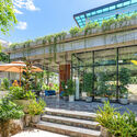 Café & Restaurante Phum Sambo / Khoan + Partners - Fotografia de Exterior, Jardim, Aido