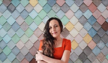 Com apoio da Secult, escritora Efigênia Alves lança o livro “Verbos maduros e de vez – e outros poemas” nesta sexta-feira (8)