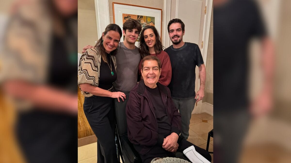 Esposa de Faustão se pronuncia sobre internação e atualiza estado de saúde do apresentador