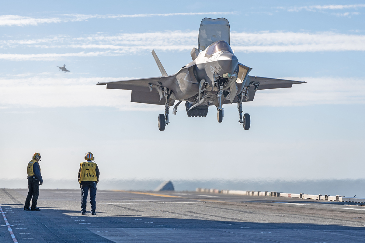 Espanha descarta F-35 e poderá aposentar porta-aviões em breve