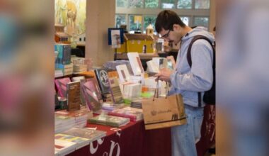 Feira do livro da UFSC tem descontos mínimos de 50%