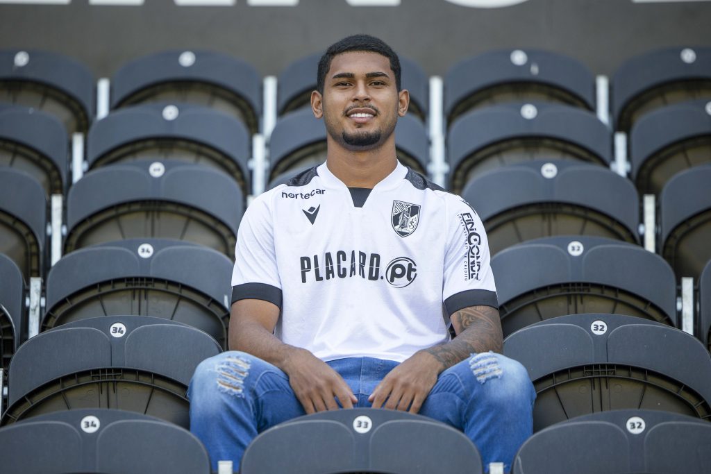 Fernando reforça frente de ataque da Equipa B