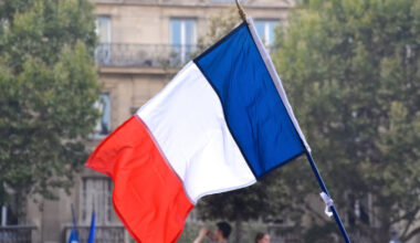 Crise política em França pode custar 30 mil milhões a Portugal e abalar a Zona Euro