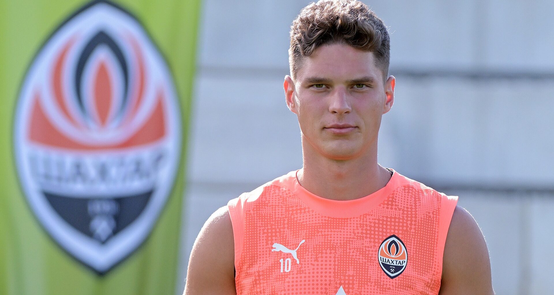 Benfica volta a olhar com interesse para Georgiy Sudakov e pode avançar pelo médio do Shakhtar Donetsk