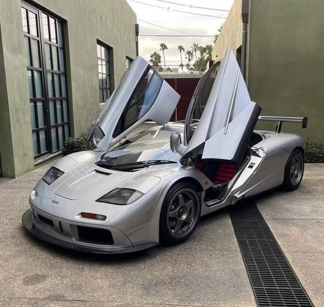 Vida passa a correr a mais de 380 km/h: icónico McLaren F1 cumpre 35 anos de vida