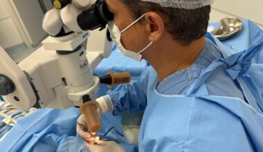 Hospital São João Batista, em Volta Redonda, faz cirurgia oftalmológica de alta tecnologia