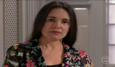 Helena resolve tiras satisfações com Sheila em História de Amor