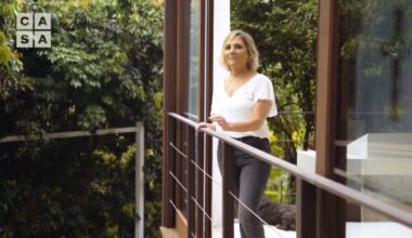 Heloísa Périssé abre as portas da sua casa para mostrar seu cantinho da fé