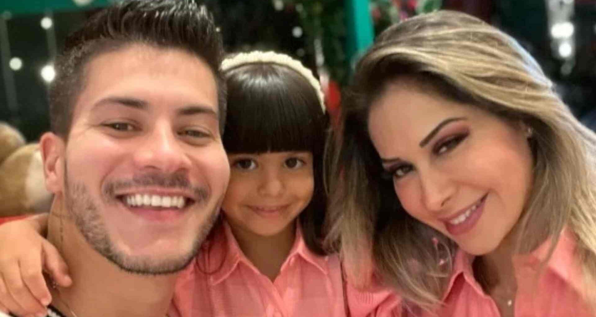 Filha de Arthur Aguiar e Maira Cardi passa por cirurgia; entenda o motivo