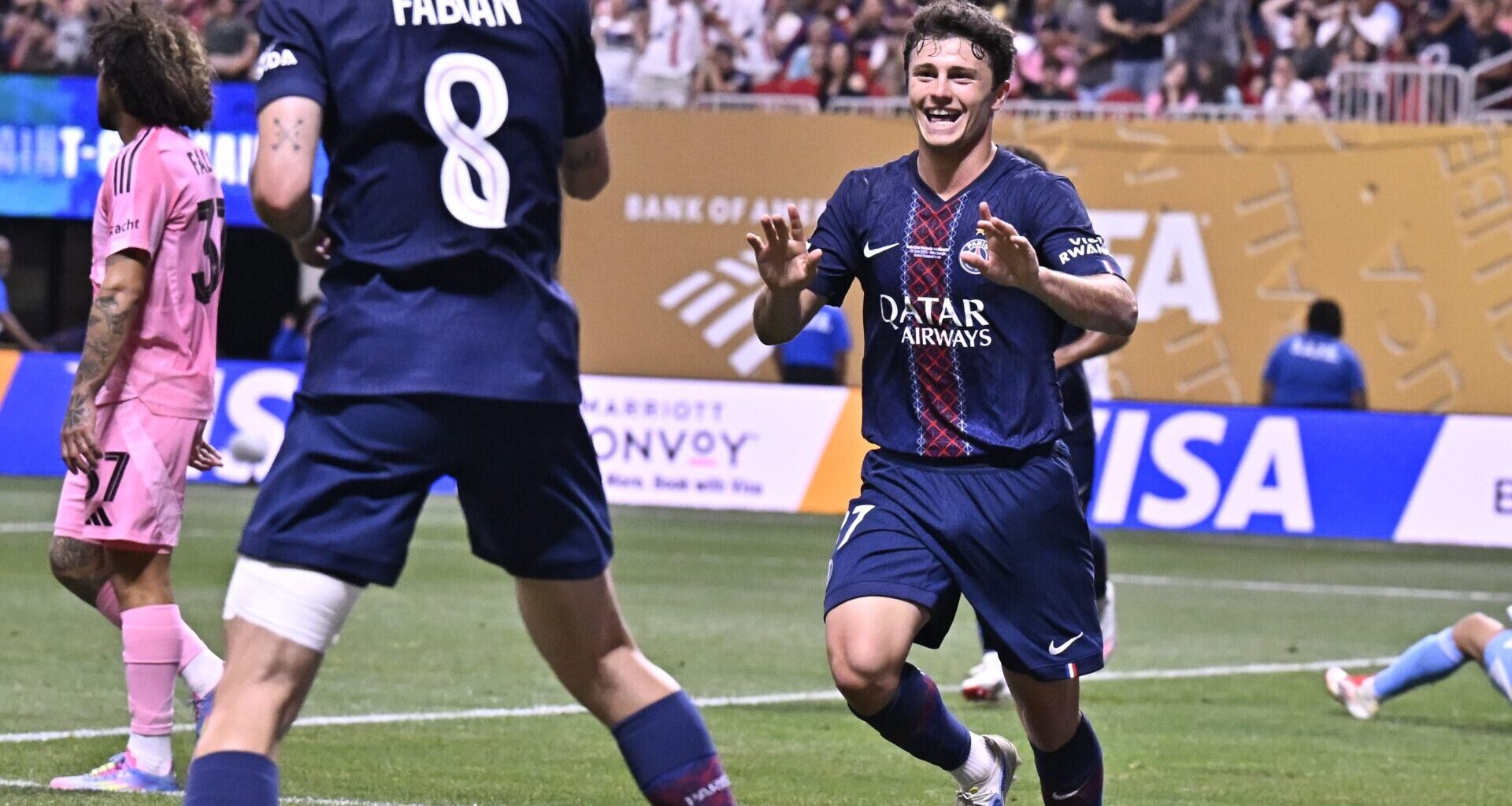 João Neves já conhece consequências do puxão de cabelo a Marc Cucurella