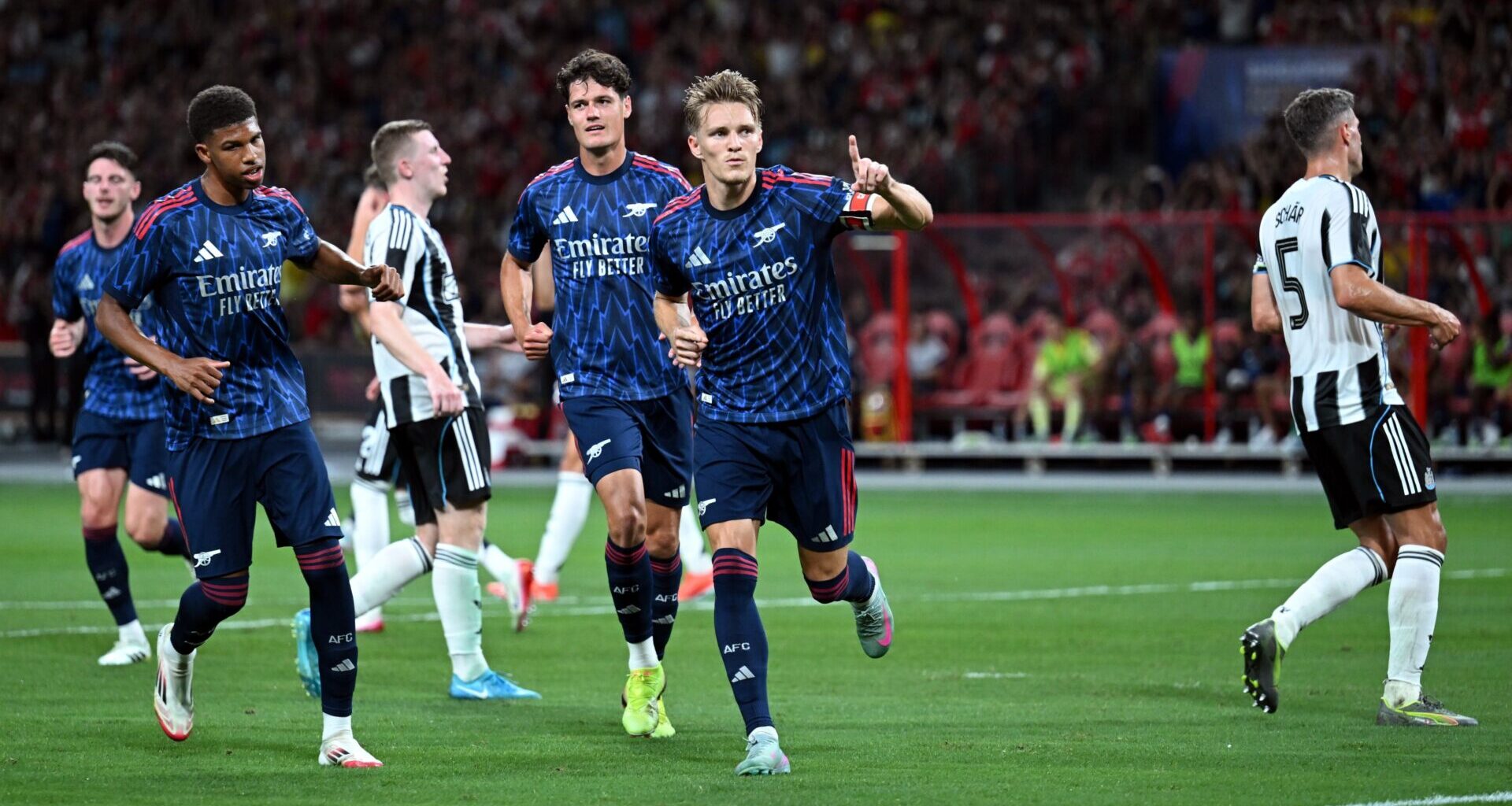 Arsenal ganha corrida ao Tottenham e fecha jogador por pacote de 70 milhões de euros