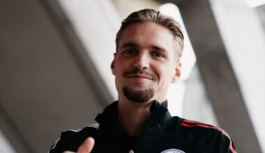 Ajax baixa exigências e define novo preço por Kenneth Taylor
