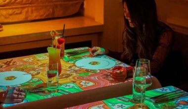 Restaurante transforma jantar em espetáculo 3D com projeções e ‘mini chef’