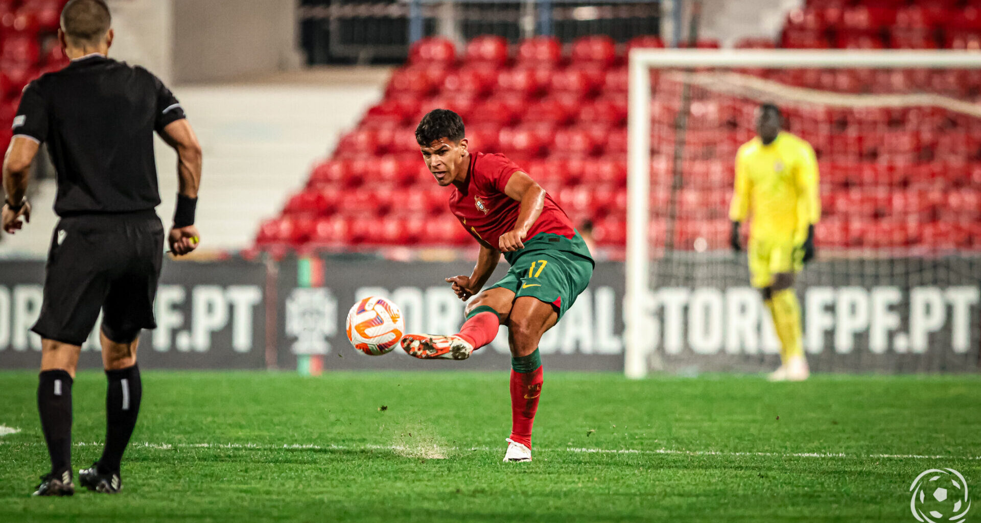 quantos milhões encaixa o Sporting com a transferência?