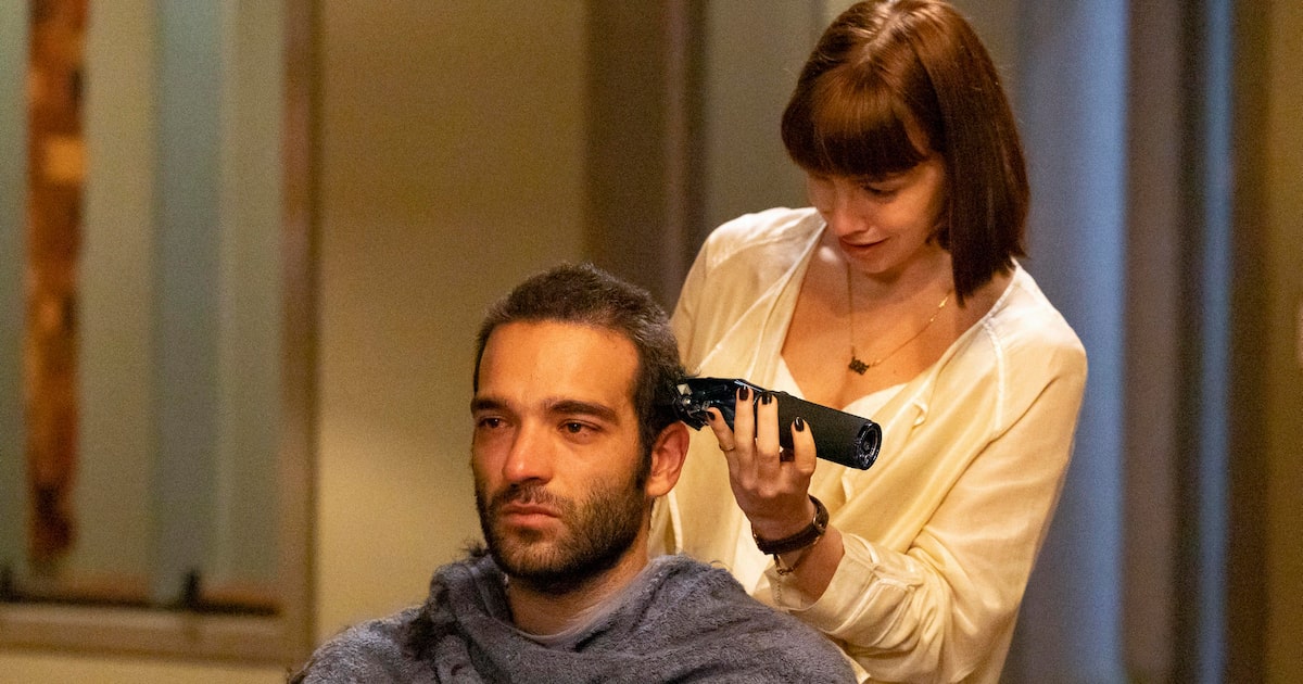 Vale Tudo: Afonso raspa o cabelo após diagnóstico de câncer; cena esteve na original?