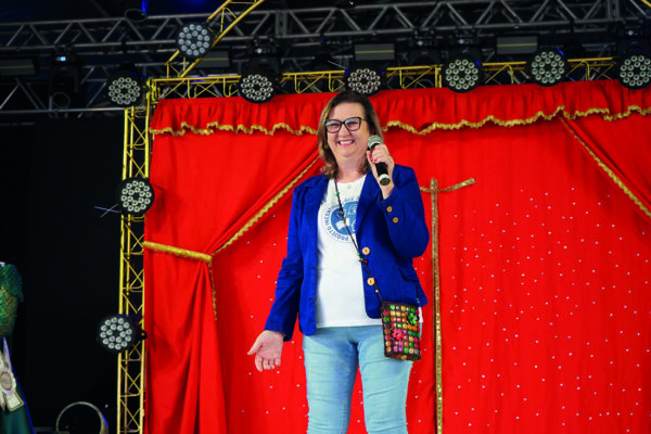 Patrona da Feira do Livro fala sobre o evento que coordenou durante 15 anos