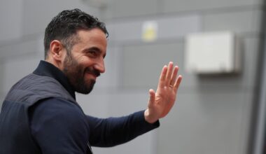 Manchester United pode oferecer mais de 70 milhões de euros por médio do Barcelona
