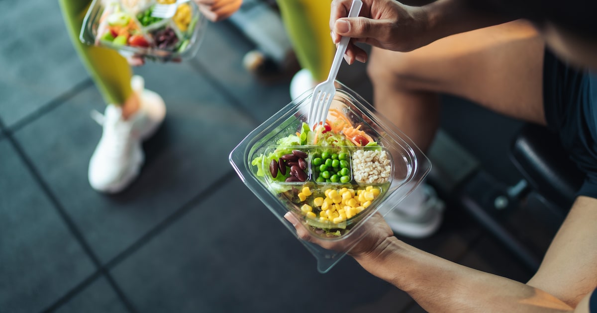 Veganos x onívoros: quem ganha mais músculos? Estudo traz respostas