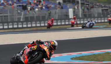 MotoGP: Pedro Acosta impõe o ritmo e lidera primeiro dia na Hungria
