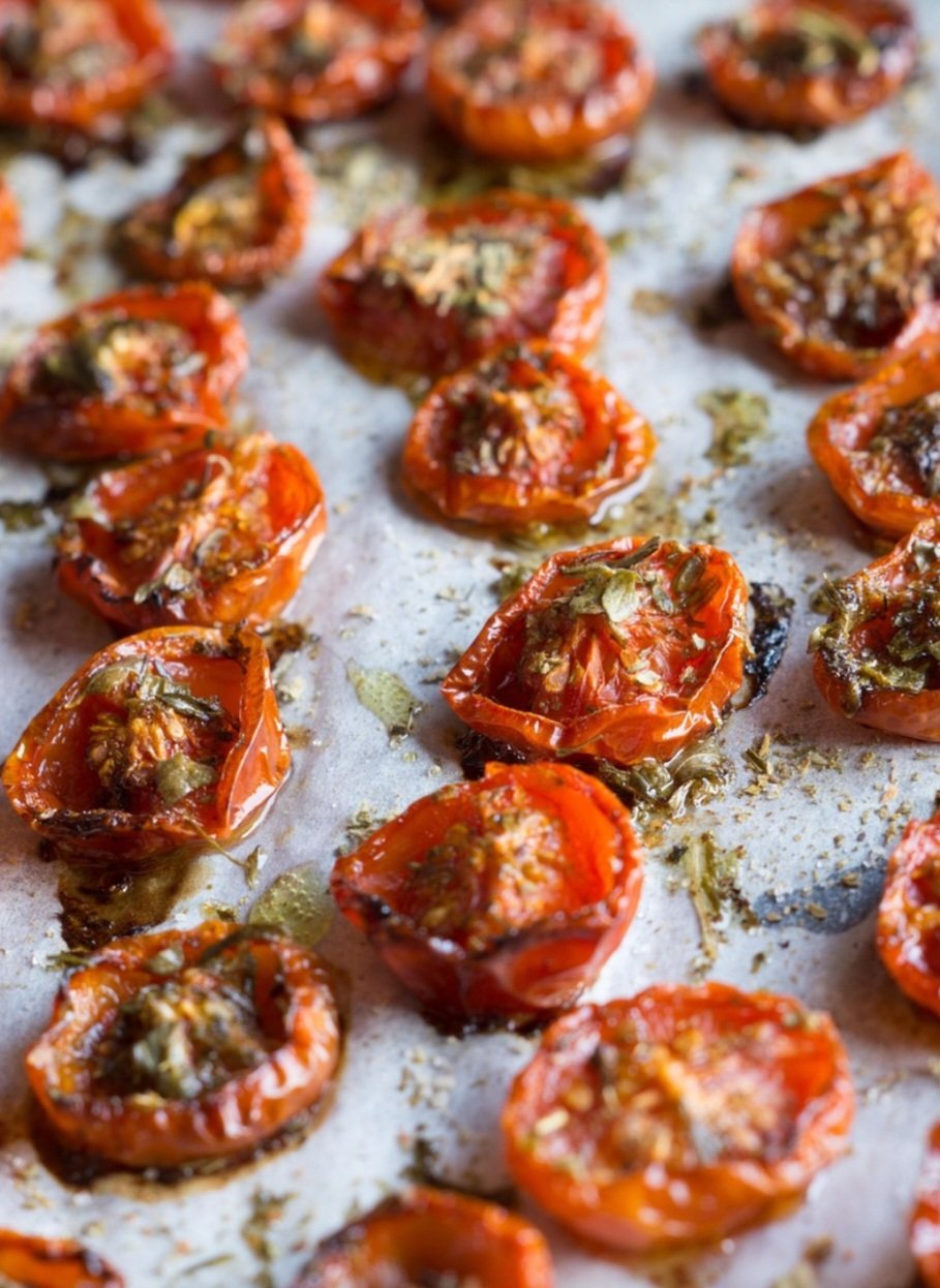 Estudos mostram que o consumo de tomate e seus produtos estão associados a menor incidência de câncer de próstata, pulmão e estômago. De acordo com o periódico Frontiers in Nutrition, a ingestão do licopeno está relacionado à diminuição do risco da doença.-Pixabay