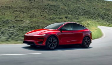 Tesla Model Y Performance era o lançamento que a marca andava a prometer
