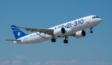 Rússia prepara versão encurtada do jato MC-21 para disputar mercado com a Embraer