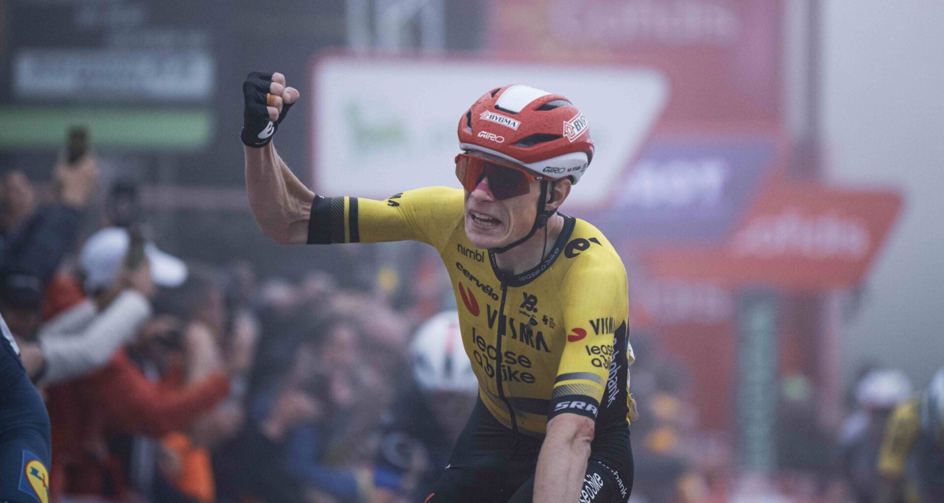 Vuelta a Espanha 2025 | Etapa 2 | Chuva, quedas e Vingegaard