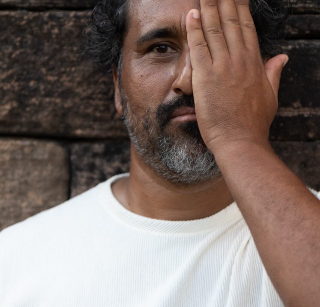 Pré-venda de Mormasiento, o novo livro de poesía de Andrés Rivero