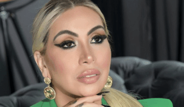 A modelo Juju Ferrari está grávida de cinco meses