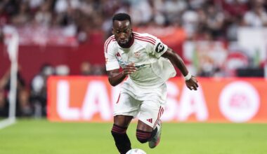 Dirigente do Sevilha fala de possível saída de alvo do Benfica