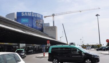 Cuidado com os falsos taxistas. Fizeram parar os verdadeiros táxis no aeroporto de Lisboa