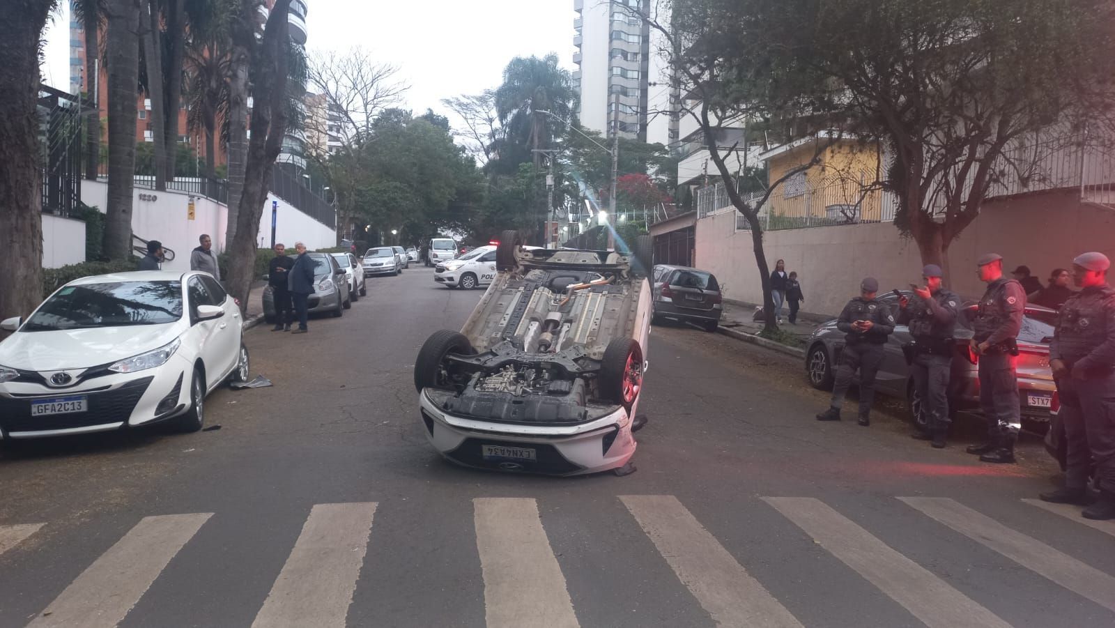 Padre é afastado por suspeita de "conduta incompatível" com igreja