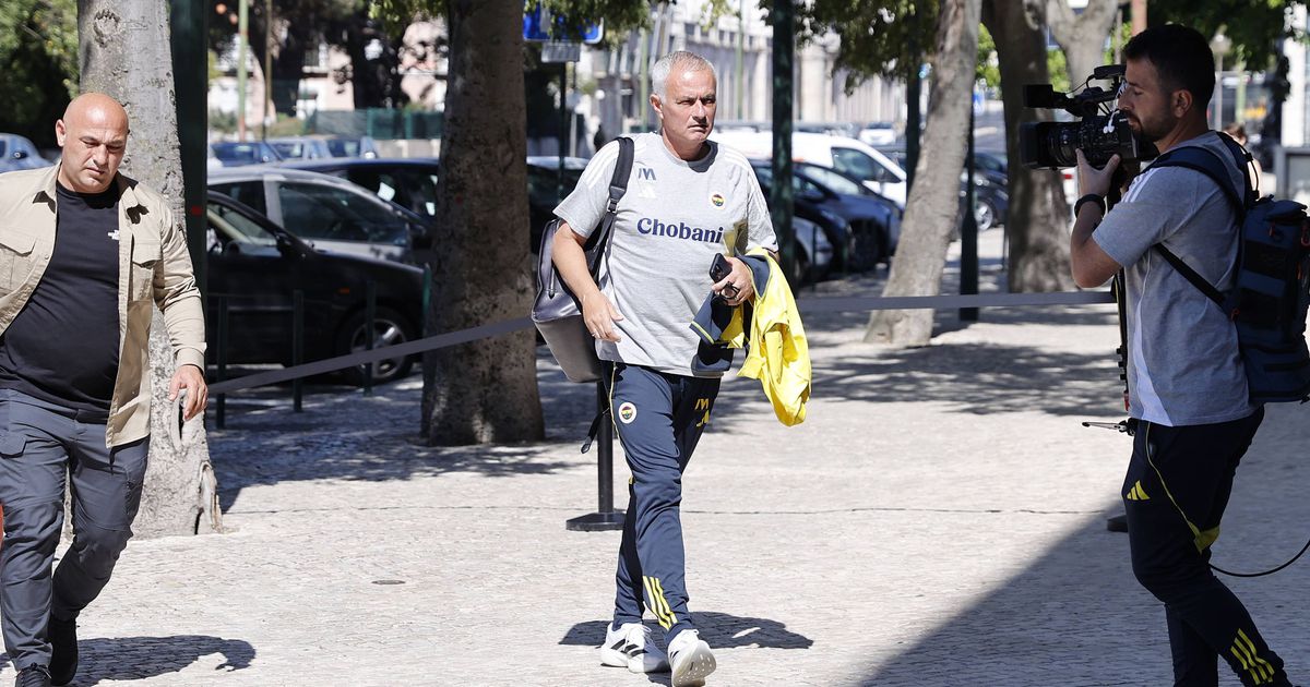 OFICIAL: José Mourinho deixa o Fenerbahçe