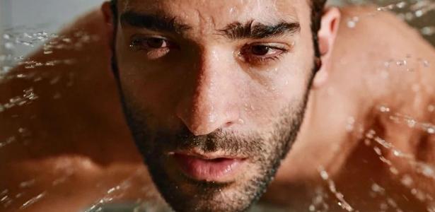 Afonso (Humberto Carrão) em