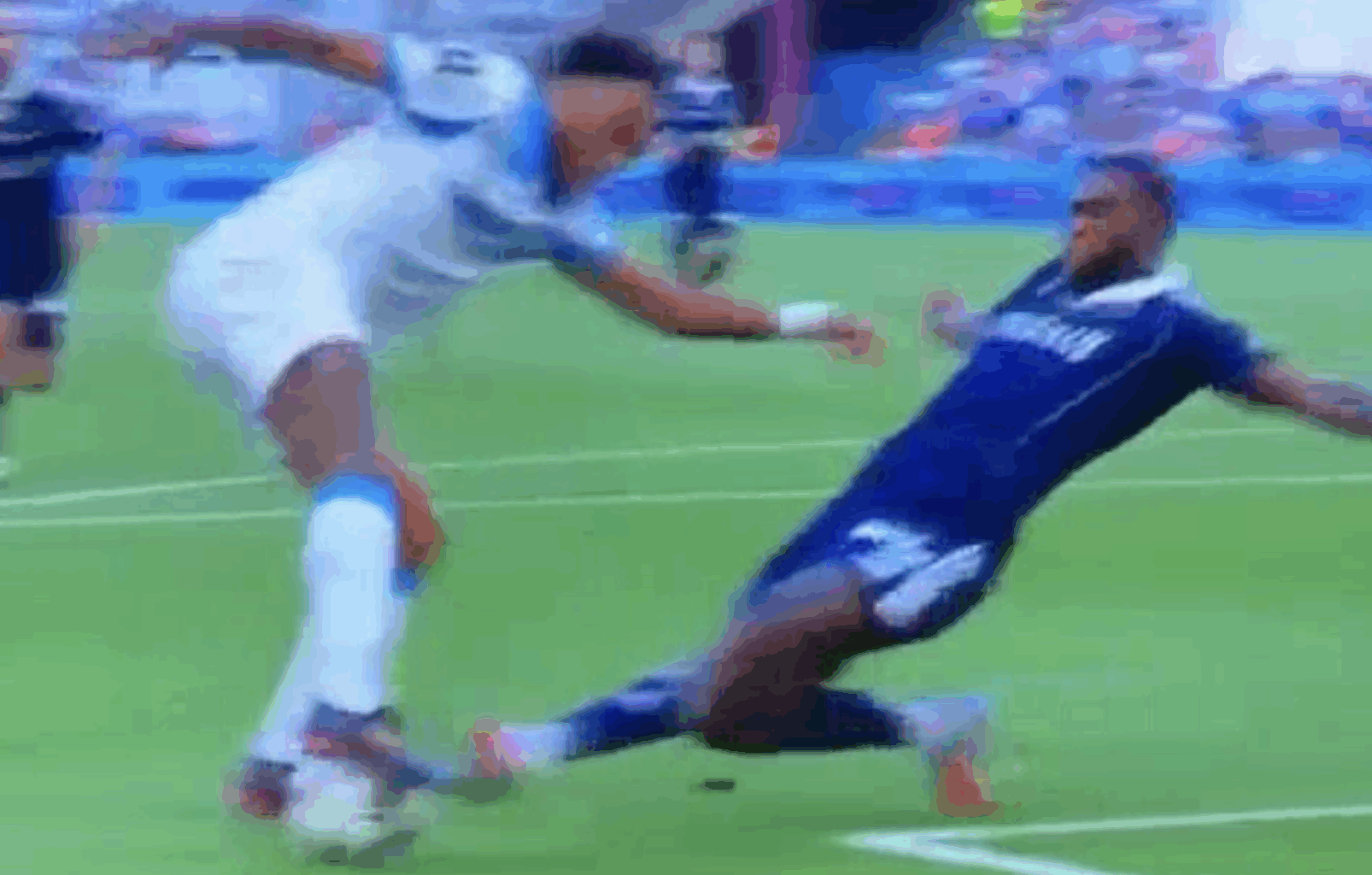 Com culpa nos dois golos do Marselha: a estreia desastrada de Otávio pelo Paris FC - O Jogo