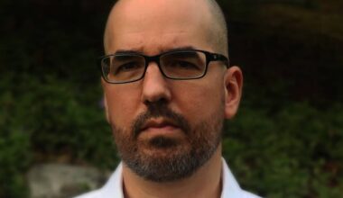 Riley Sager, autor de thrillers, a VEJA: “Quero que meus livros sejam fáceis de ler”