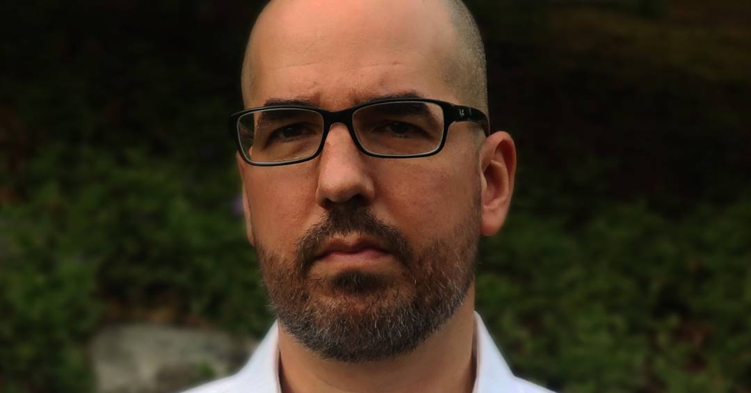 Riley Sager, autor de thrillers, a VEJA: “Quero que meus livros sejam fáceis de ler”